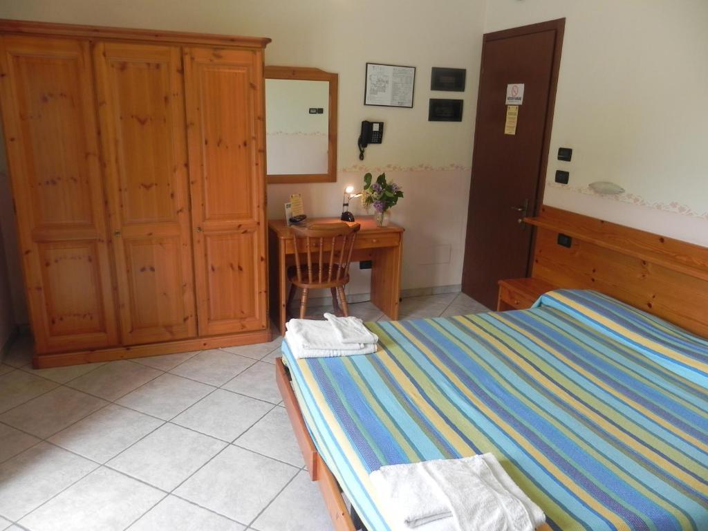 Hotel Ristorante Belsito Borgo San Dalmazzo Bagian luar foto