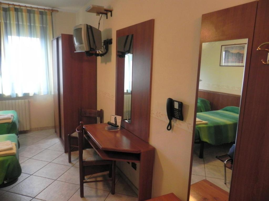 Hotel Ristorante Belsito Borgo San Dalmazzo Bagian luar foto