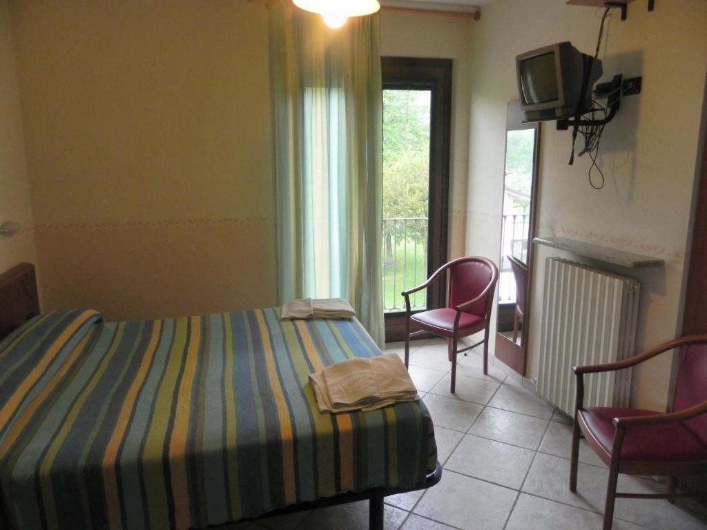 Hotel Ristorante Belsito Borgo San Dalmazzo Bagian luar foto