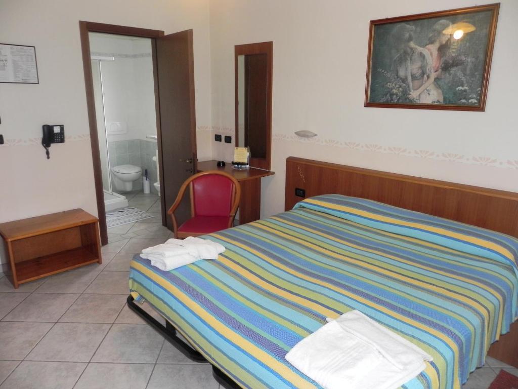 Hotel Ristorante Belsito Borgo San Dalmazzo Bagian luar foto