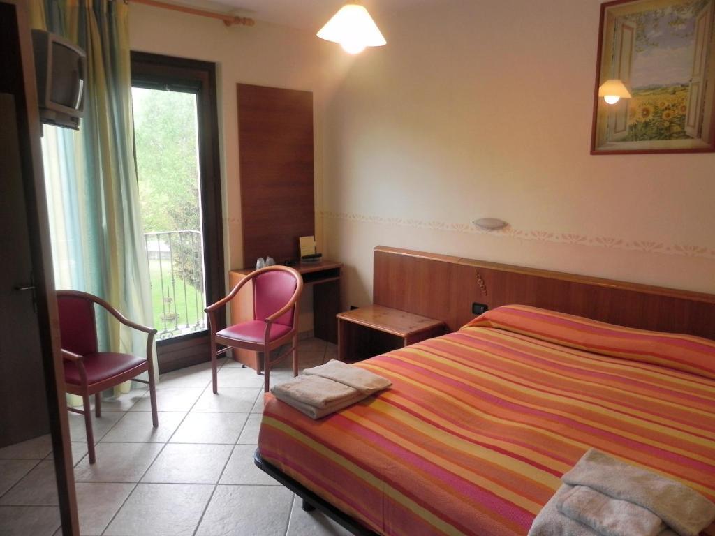Hotel Ristorante Belsito Borgo San Dalmazzo Bagian luar foto