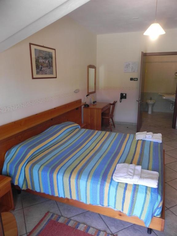 Hotel Ristorante Belsito Borgo San Dalmazzo Ruang foto