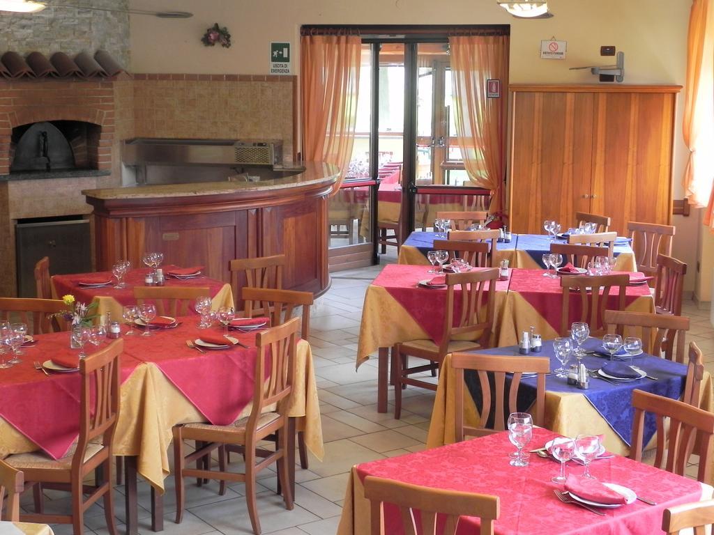 Hotel Ristorante Belsito Borgo San Dalmazzo Bagian luar foto