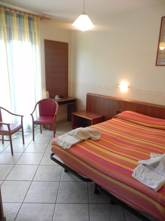 Hotel Ristorante Belsito Borgo San Dalmazzo Bagian luar foto
